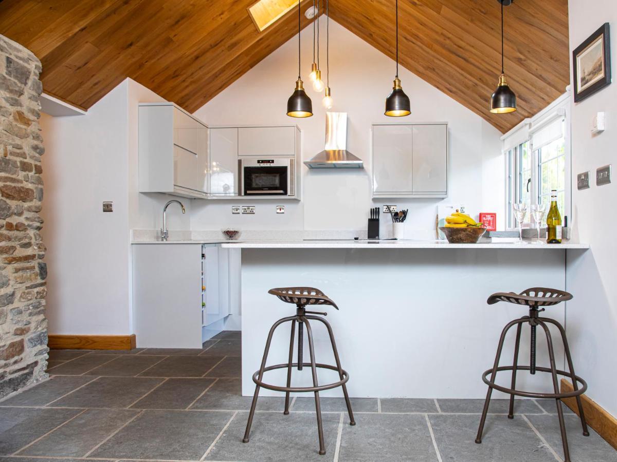 Swansea Valley Holiday Cottages Cilybebyll Kültér fotó